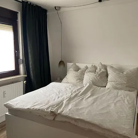 Schoene 2 Raum-wohnung In