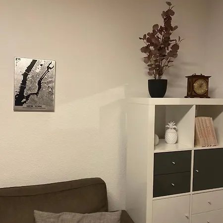 Schoene 2 Raum-wohnung In