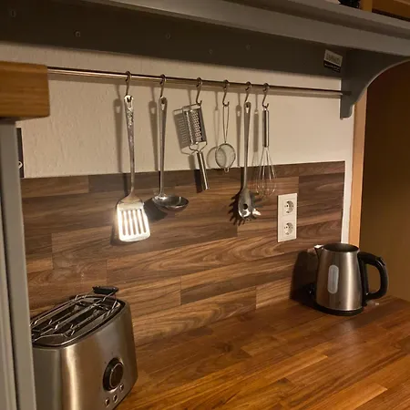 Schoene 2 Raum-wohnung In *