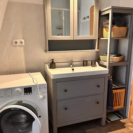 Апартаменты Schoene 2 Raum-wohnung In