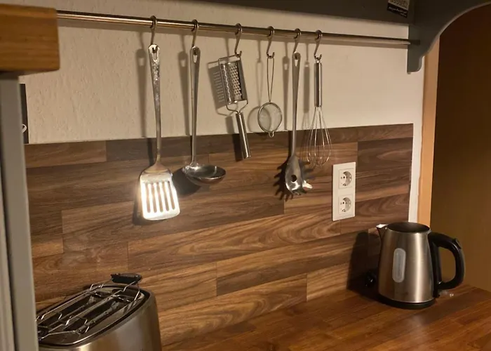 Schoene 2 Raum-wohnung In *