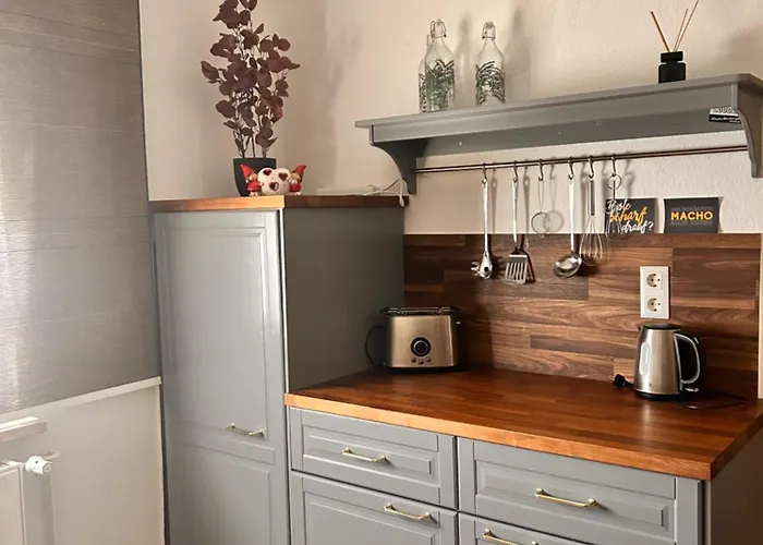 Schoene 2 Raum-wohnung In